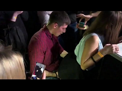 ❤️ Rigtig sex i en russisk natklub. 18-årig russisk pige i anus og vagina kneppet i en natklub ☑ Sex video at da.quizfarmature.ru ❌